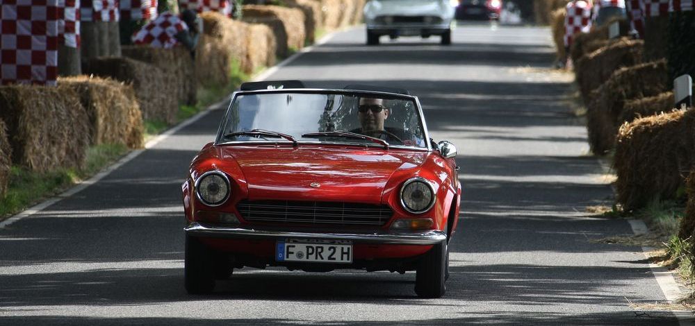 Automobile Gartenparty am Wasserschloss – FCA Heritage bei den Schloss Dyck Classic Days