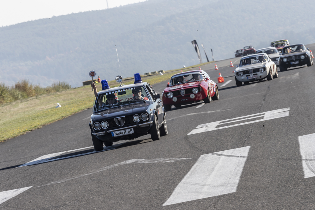 „Pista&Piloti“ auf dem Flugplatz in Michelstadt: Höhepunkte Alfasud Pokal und „70 Jahre Abarth“