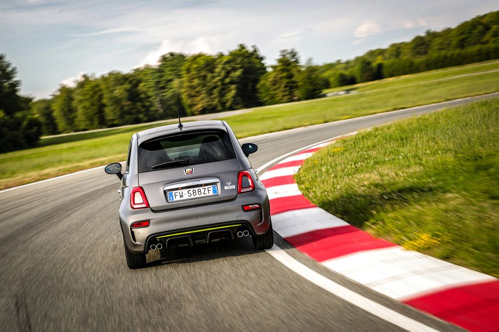 Der neue Abarth 595 Pista - gebaut für junge Fahrer