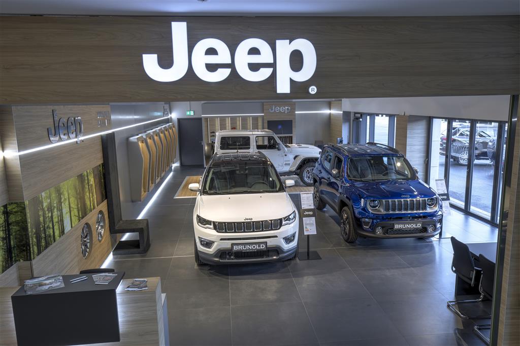 Jeep eröffnet Shop im Breuningerland Sindelfingen