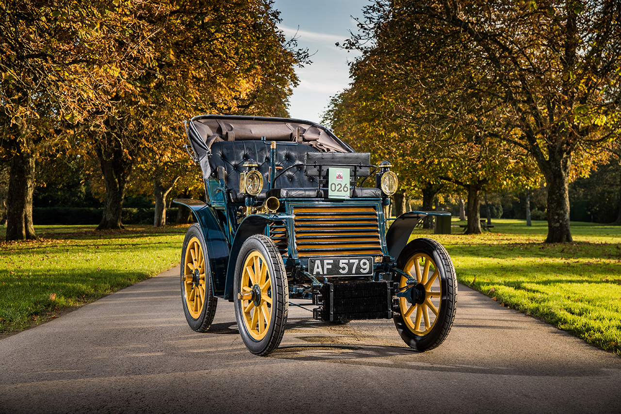 Fiat 3½ HP von 1899 startet beim „London to Brighton Veteran Car Run“