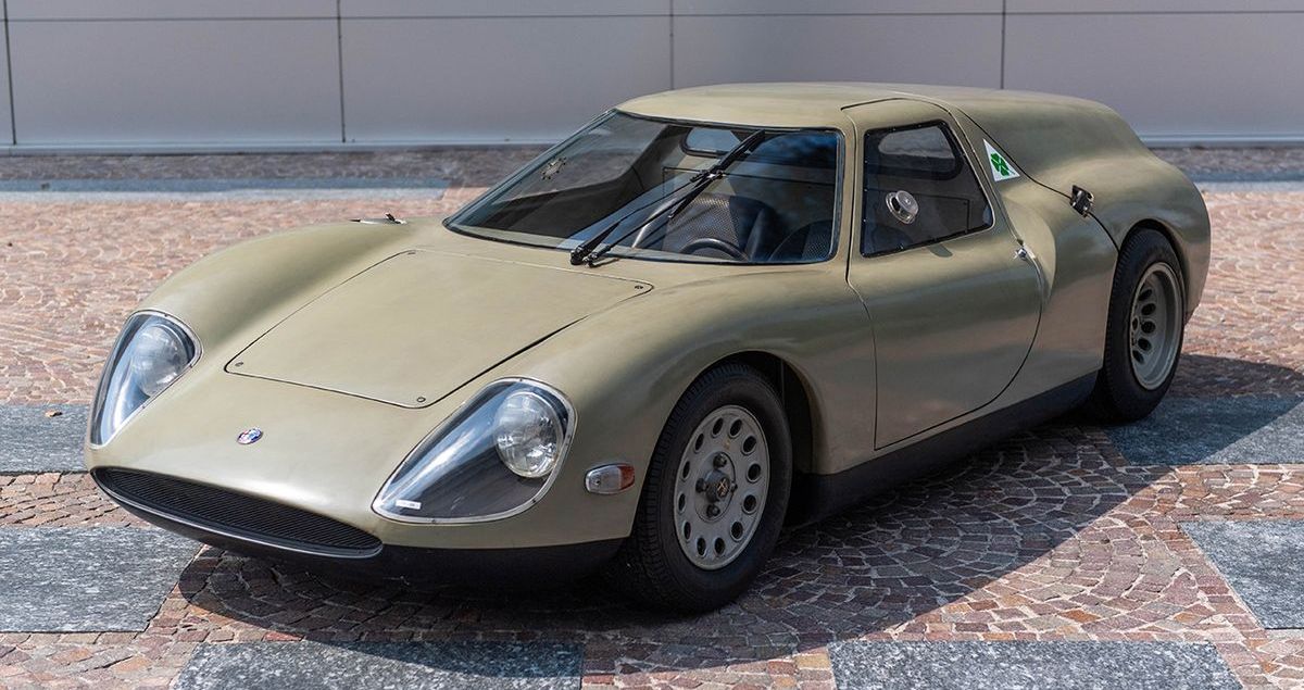 Historisches Konzeptfahrzeug Alfa Romeo Scarabeo im Nationalen Automobilmuseum Frankreichs zu sehen