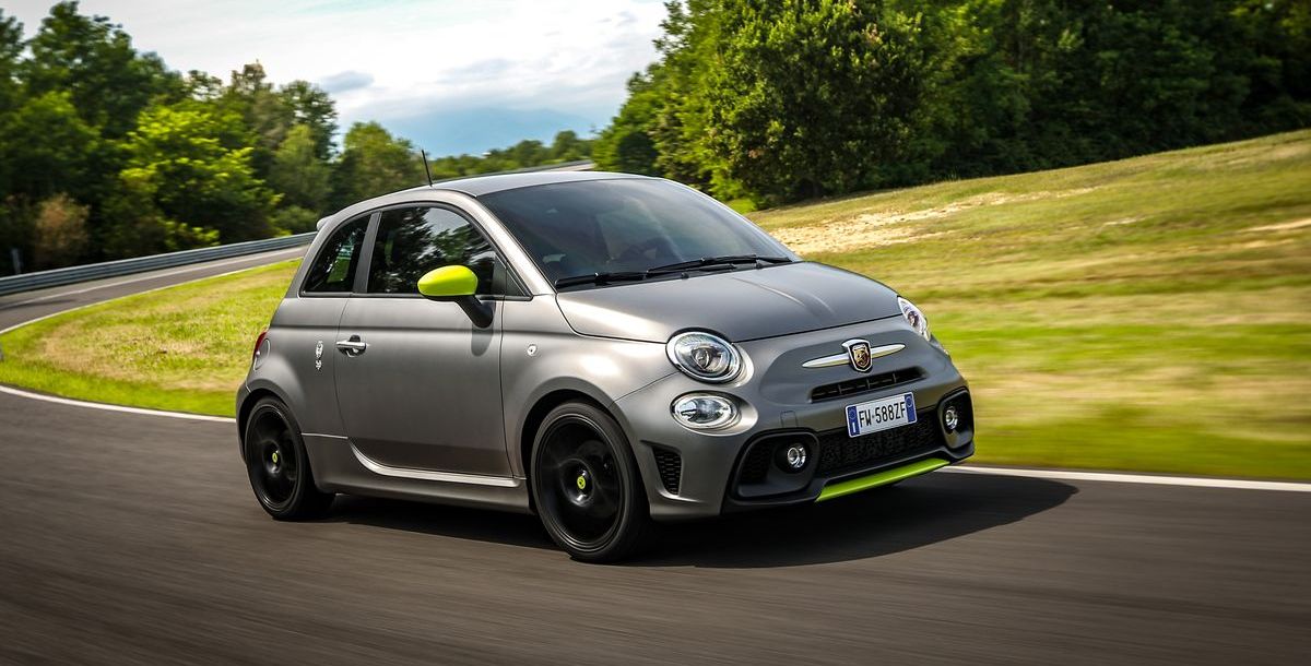 Rennsportfans wählen Abarth 595 und Abarth 695 zum „Racer des Jahres“