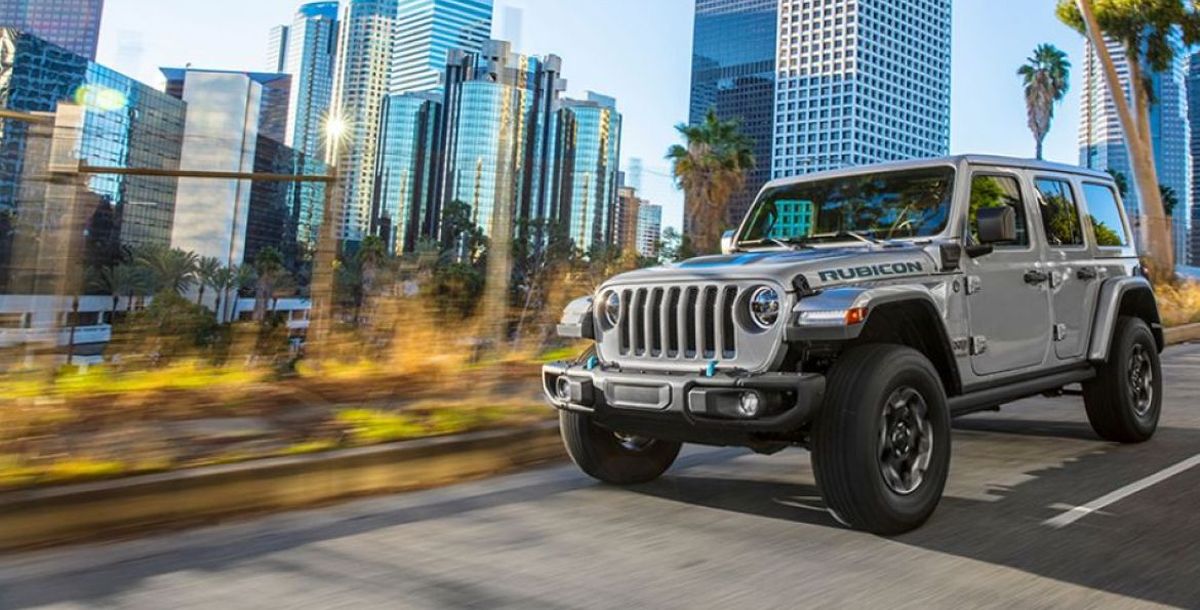 Neuer Jeep® Wrangler 4xe erweitert elektrifizierte Modellpalette von Jeep