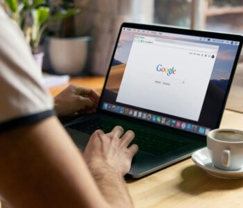 Gute Auffindbarkeit bei Google und in KI-Systemen für Advertorial-Themen